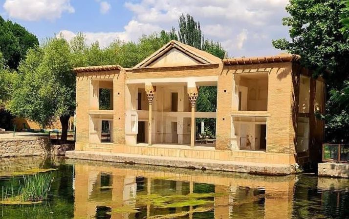 چشمه علی دیباج